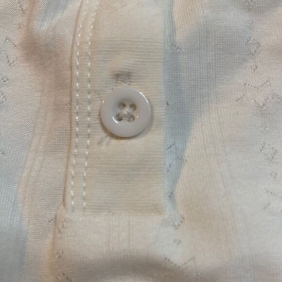 No Brand Women’s White Button Top - Picture 3 of 3